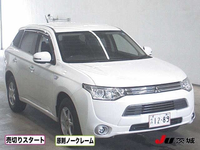 4712 MITSUBISHI OUTLANDER PHEV GG2W 2014 г. (JU Ibaraki)